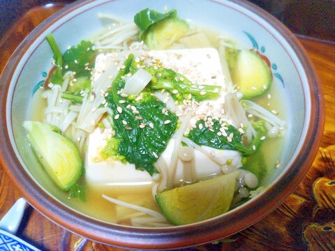 豆腐の芽キャベツえのき菜の花スープかけ